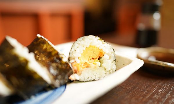 【冬レシピ】みんなで作ると楽しい！具だくさんのサーモン巻き寿司